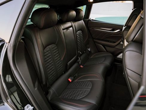 Used 2022 Maserati Levante Trofeo image 29