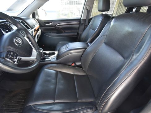Used 2016 Toyota Highlander Limited image 8