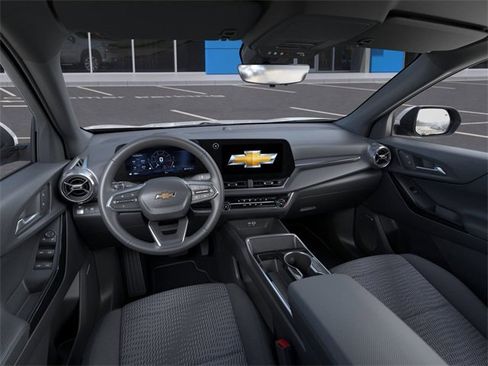 New 2025 Chevrolet Equinox LT w/ Safety and Technology Package image 16