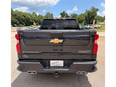 Used 2024 Chevrolet Silverado 1500 High Country w/ High Country Premium Package AWD/4WD image 5