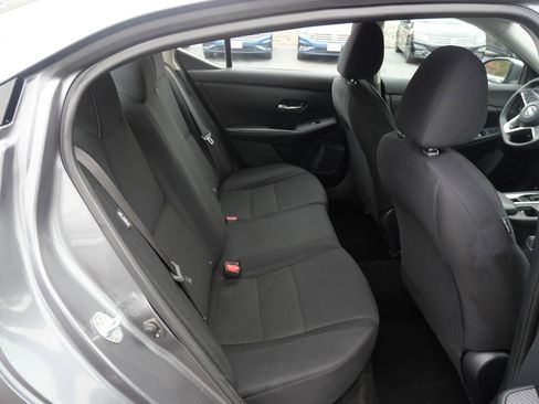 Used 2020 Nissan Sentra S image 27