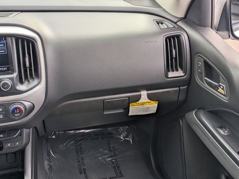 Used 2022 Chevrolet Colorado LT w/ Luxury Package image 15