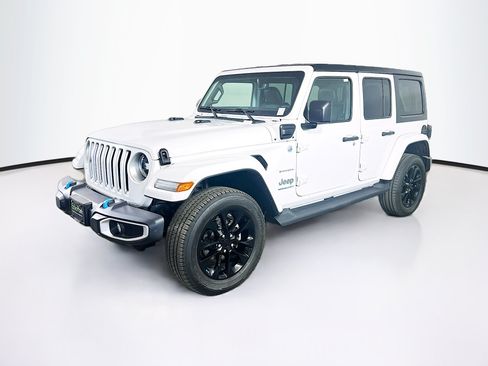 Used 2023 Jeep Wrangler Unlimited Sahara w/ Cold Weather Group AWD/4WD image 3