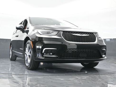 New 2026 Chrysler Pacifica Pinnacle image 71