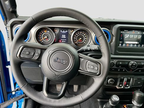 Used 2023 Jeep Wrangler Sport AWD/4WD image 35