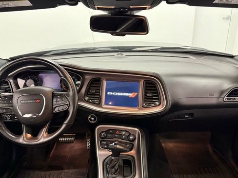 Used 2022 Dodge Challenger SXT w/ Plus Package image 20