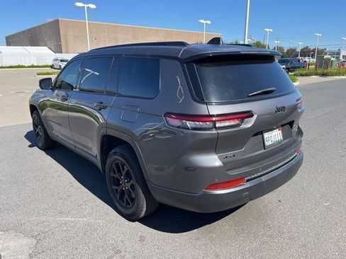 Used 2025 Jeep Grand Cherokee L Laredo image 7