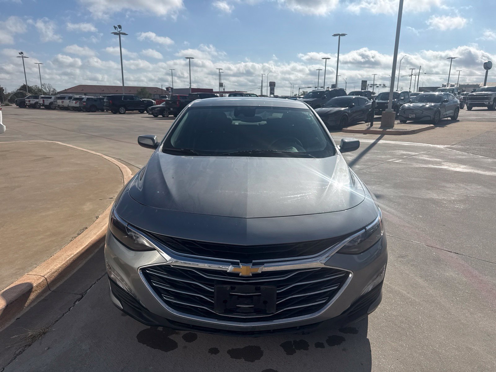 Used 2024 Chevrolet Malibu LT FWD image 2