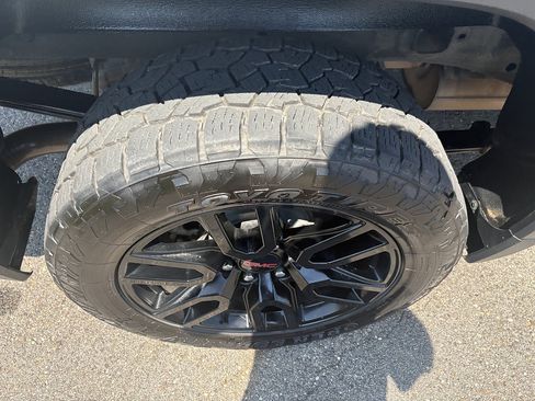 Used 2023 GMC Sierra 1500 Elevation AWD/4WD image 11