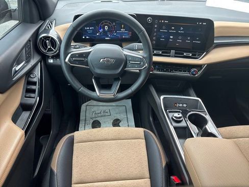 Used 2025 Chevrolet Equinox ACTIV w/ Safety and Technology Package FWD image 22