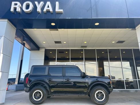 Used 2022 Ford Bronco 4-Door w/ Sasquatch Package AWD/4WD image 1
