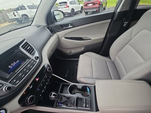 Used 2017 Hyundai Tucson Sport FWD image 23