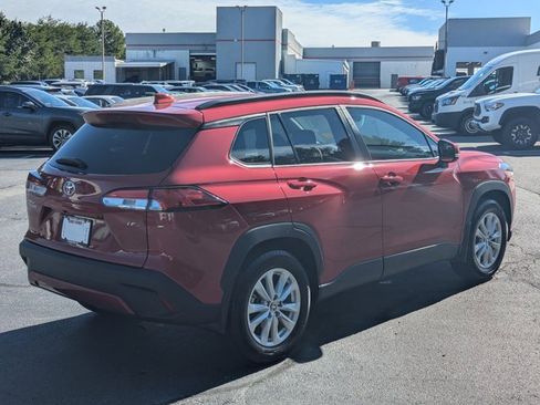 Used 2024 Toyota Corolla Cross LE w/ Moonroof Package image 7