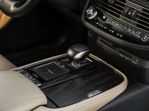 Used 2021 Lexus LS 500 w/ Accessory Package (Z1) image 24