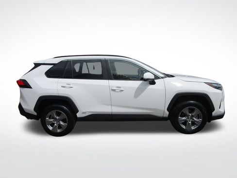 Used 2024 Toyota RAV4 LE AWD/4WD image 8