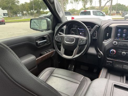 Used 2021 GMC Sierra 1500 Denali w/ Denali Ultimate Package AWD/4WD image 17