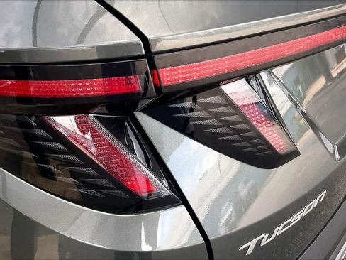 Certified 2025 Hyundai Tucson Limited AWD/4WD image 28