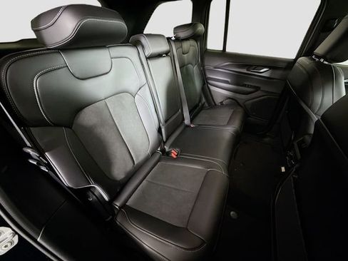 New 2025 Jeep Grand Cherokee Altitude image 25
