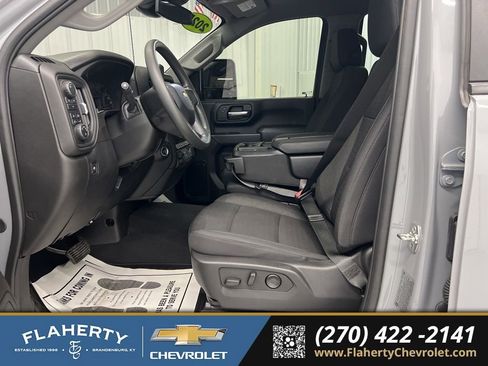 Used 2025 Chevrolet Silverado 2500 Custom w/ Custom Value Package image 9