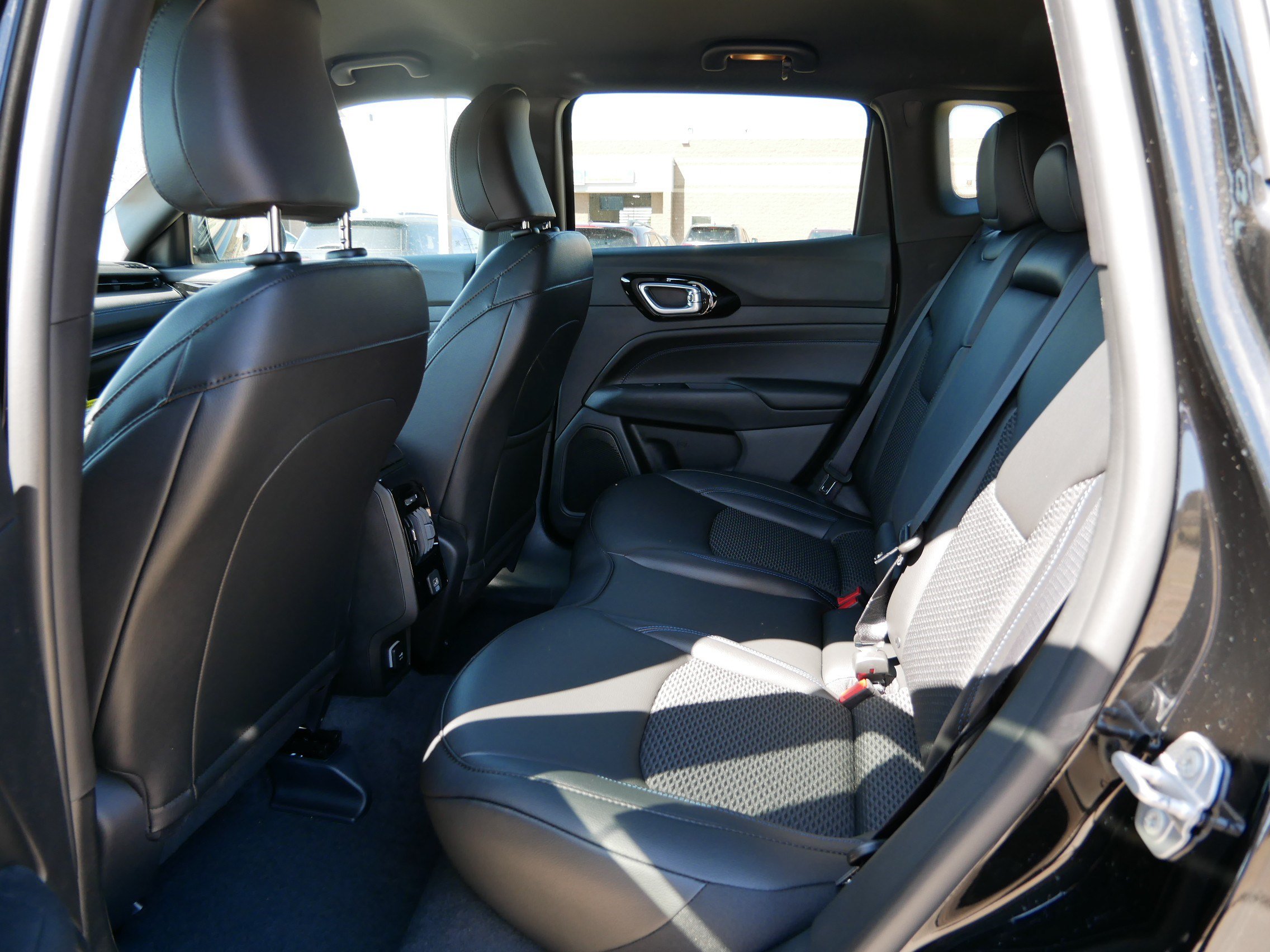 New 2026 Jeep Compass Latitude AWD/4WD image 8