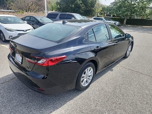 Used 2026 Toyota Camry LE image 5