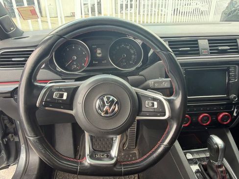 Used 2018 Volkswagen Jetta GLI FWD image 13