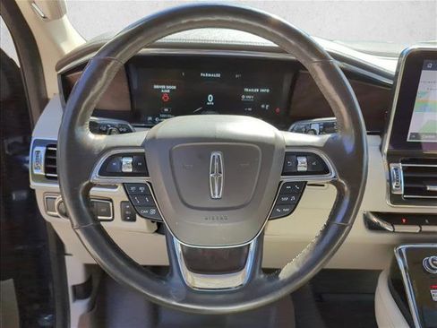 Used 2020 Lincoln Navigator Reserve image 28