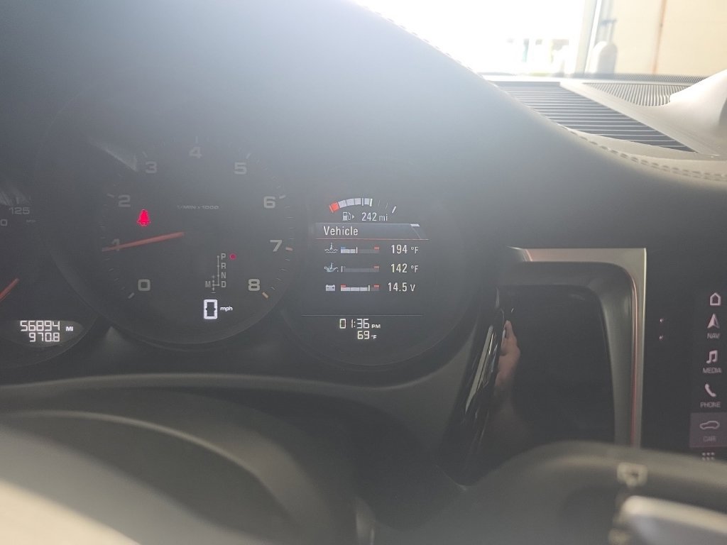 Used 2021 Porsche Macan AWD/4WD image 50