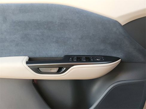 Used 2023 Lexus RZ 450e Premium image 29