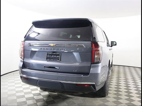 Used 2022 Chevrolet Suburban LT w/ Luxury Package AWD/4WD image 5