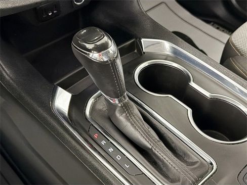 Used 2020 Chevrolet Traverse LT image 16