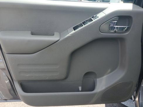 Used 2019 Nissan Frontier SV w/ Value Truck Package image 8