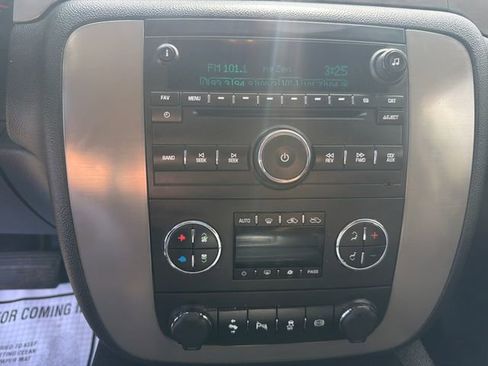 Used 2013 Chevrolet Silverado 2500 LTZ w/ LTZ Plus Package AWD/4WD image 19