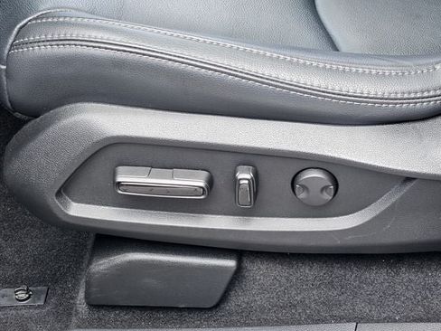 Used 2024 Honda Pilot Touring image 19