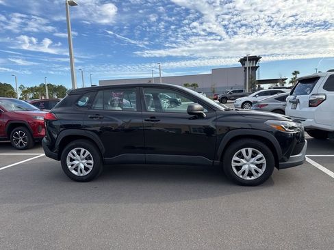 Used 2023 Toyota Corolla Cross L image 2