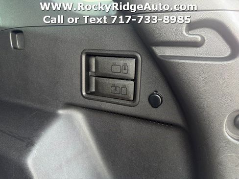 Used 2023 Chevrolet Equinox LT AWD/4WD image 36