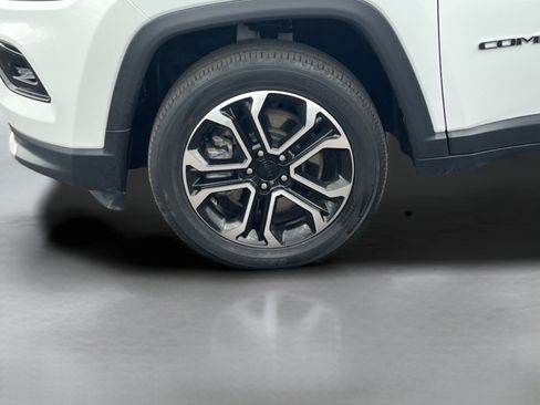 Used 2023 Jeep Compass Limited w/ Sun and Sound Group AWD/4WD image 10