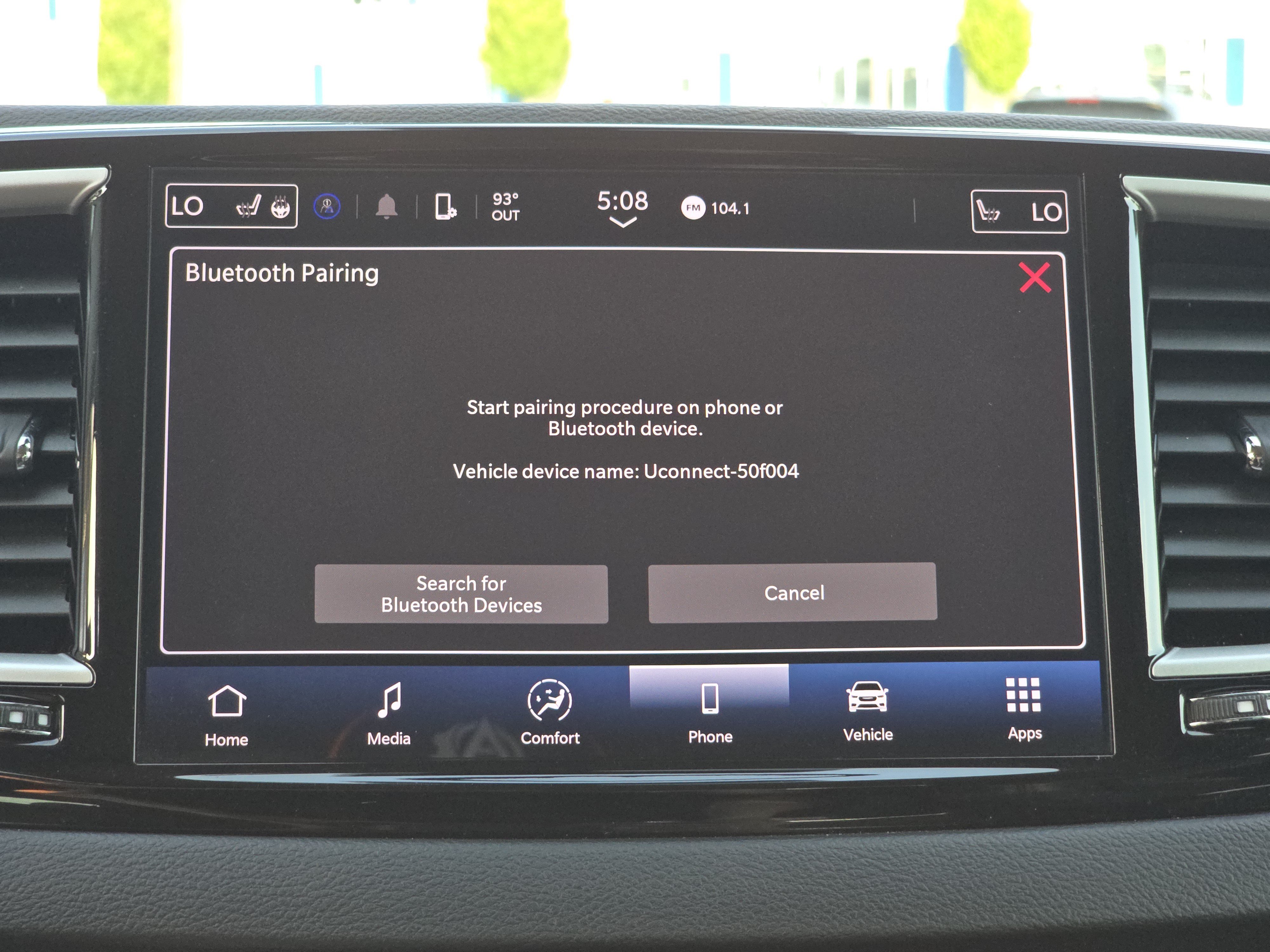 Used 2024 Chrysler Pacifica Touring-L FWD image 11