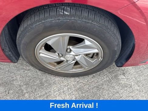 Used 2024 Hyundai Elantra SE FWD image 19