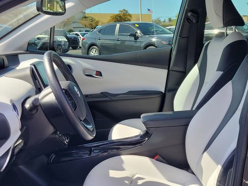 Used 2022 Toyota Prius Limited image 21