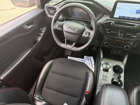 Used 2025 Ford Escape ST-Line AWD/4WD image 19