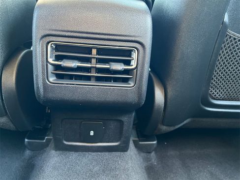 Used 2023 Lincoln Corsair AWD image 29