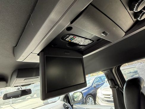 Used 2017 Dodge Grand Caravan SXT w/ Driver Convenience Group FWD image 14
