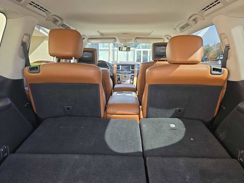 Used 2019 INFINITI QX80 Luxe w/ Proactive Package image 9