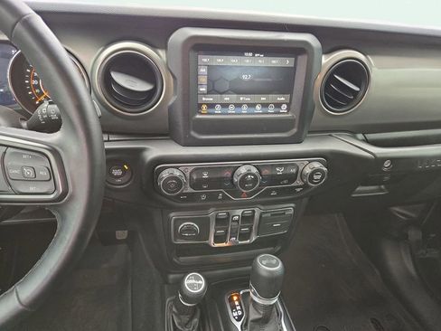 Used 2021 Jeep Wrangler Unlimited Sport image 24