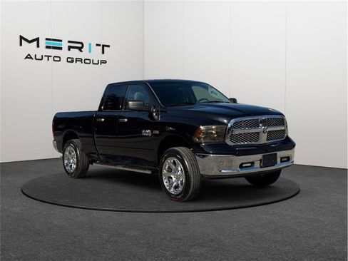 Used 2017 RAM 1500 Classic SLT image 1
