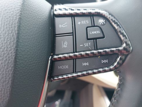 Used 2021 Toyota Highlander XLE FWD image 20