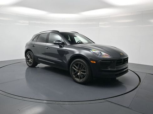 Used 2026 Porsche Macan image 32