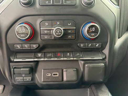 Used 2022 Chevrolet Silverado 3500 LTZ w/ LTZ Convenience Package AWD/4WD image 17