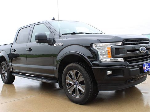 Used 2018 Ford F150 XLT w/ Equipment Group 302A Luxury AWD/4WD image 3